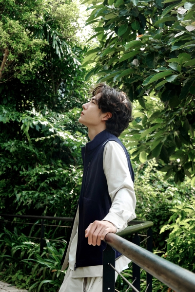 YIBO-OFFICIAL：
#王一博HH全球品牌代言人#
维港风起向远而行，扬帆竞速迎浪起航。HELLY HANSEN全球品牌代言人@王一博·YIBO 今日亮相「航海正当时」活动现场，只要想出发，航海正当时！
#王一博HH航海正当时#​​​