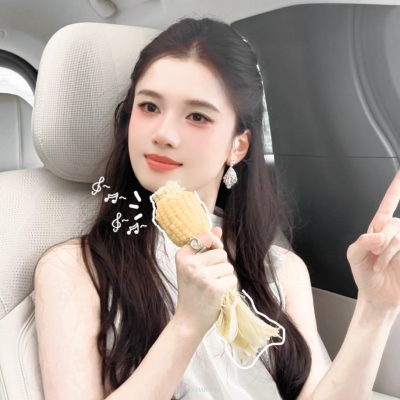 张婧仪 