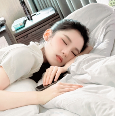 张婧仪 