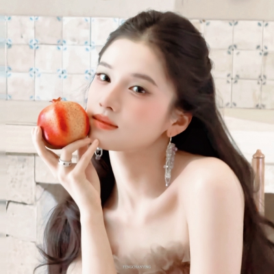 张婧仪 