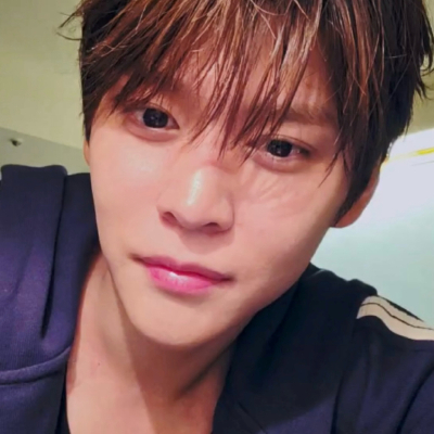 特红一男孩