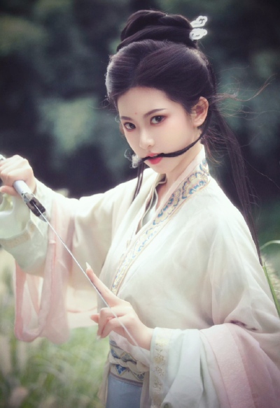 女儿傲骨胜千钧