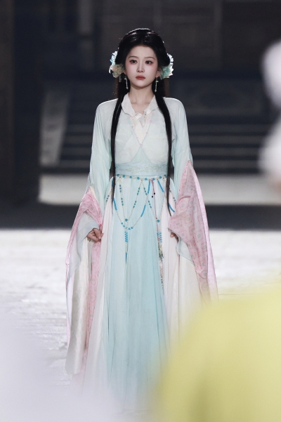 与君朝朝赴明月 马秋元∣乔韫
