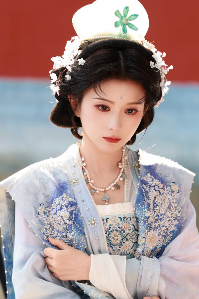 与君朝朝赴明月 马秋元∣乔韫