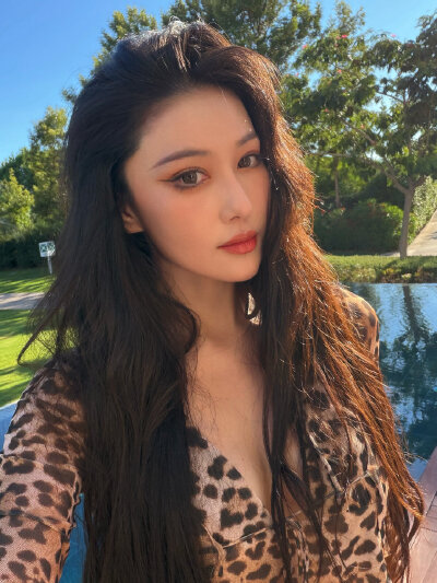 张馨予