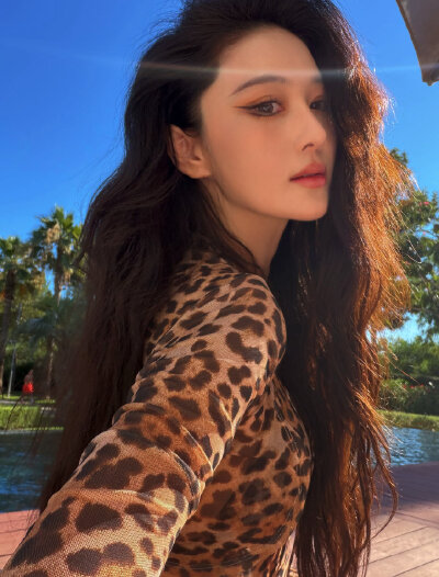 张馨予