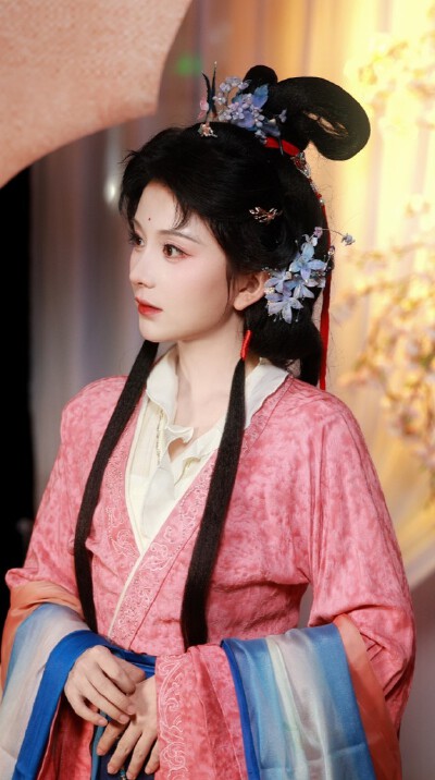 马秋元《与君朝朝赴明月》乔韫