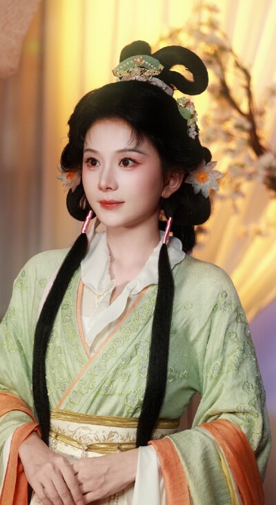 马秋元《与君朝朝赴明月》乔韫