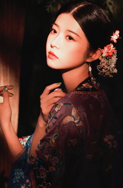 何蓝逗