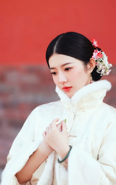 何蓝逗