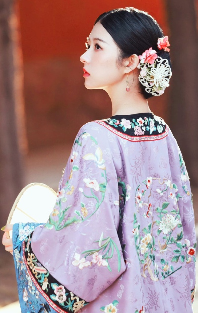 何蓝逗