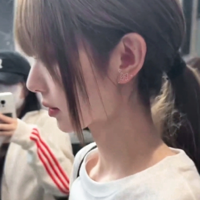 远山的褶皱胜过我生命的淤青
记得单收，单收=单图收藏