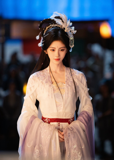 鞠婧祎