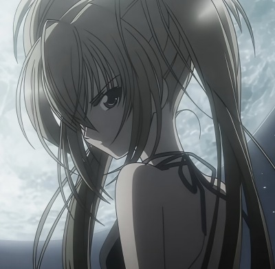 女