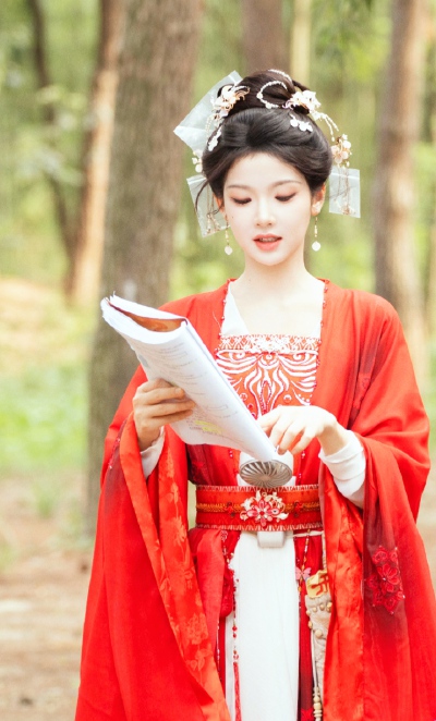 张淼怡