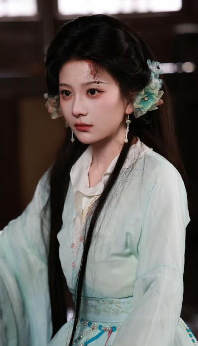 马秋元《与君朝朝赴明月》乔韫