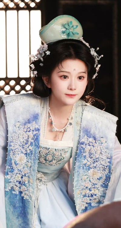 马秋元《与君朝朝赴明月》乔韫