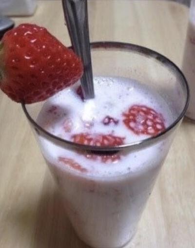 草莓牛奶