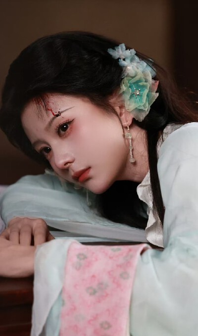 马秋元《与君朝朝赴明月》乔韫