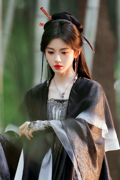 鞠婧祎