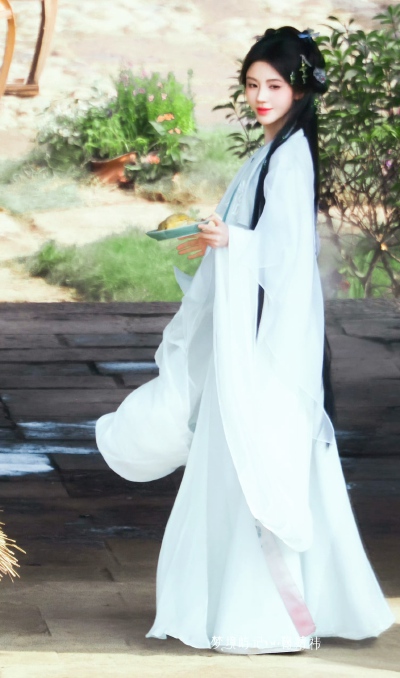 鞠婧祎