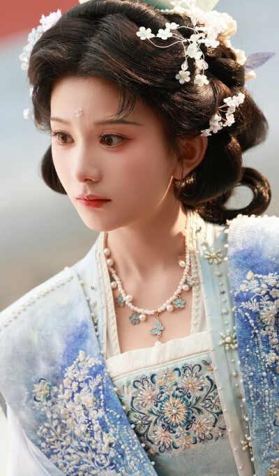 马秋元《与君朝朝赴明月》乔韫