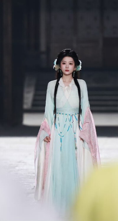 马秋元《与君朝朝赴明月》乔韫