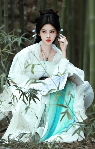 鞠婧祎
