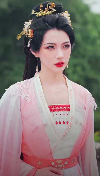 李卿绮