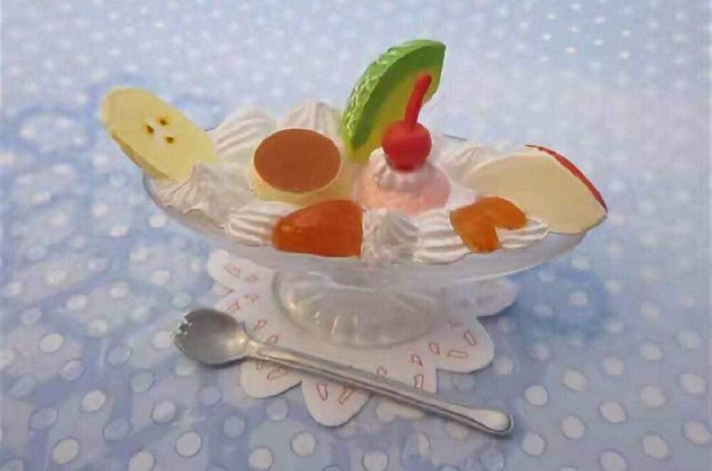 可爱萌萌甜品牛奶