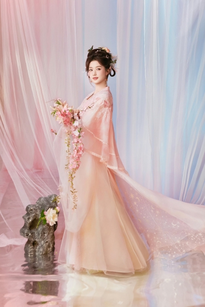 卢昱晓