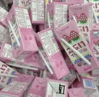 可爱萌萌甜品牛奶