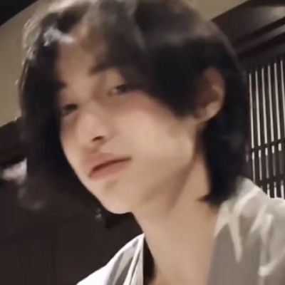 美女微醺中
