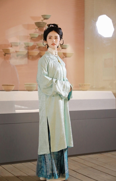 沈月