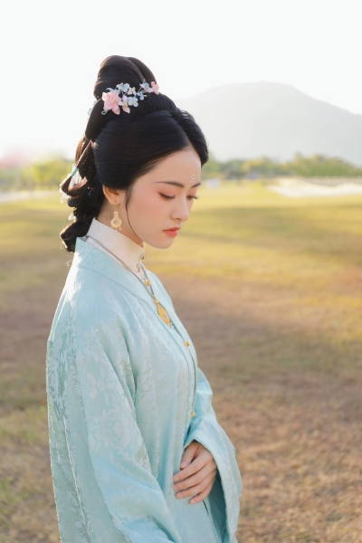 沈月