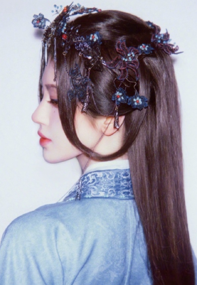 鞠婧祎
