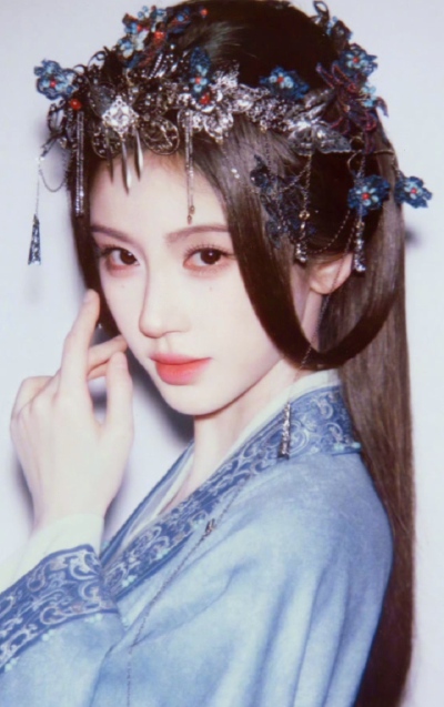 鞠婧祎