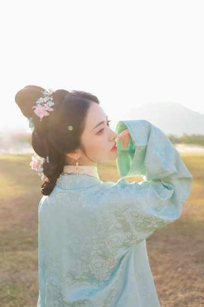 沈月