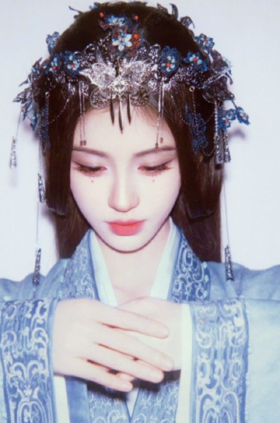 鞠婧祎