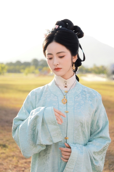 沈月