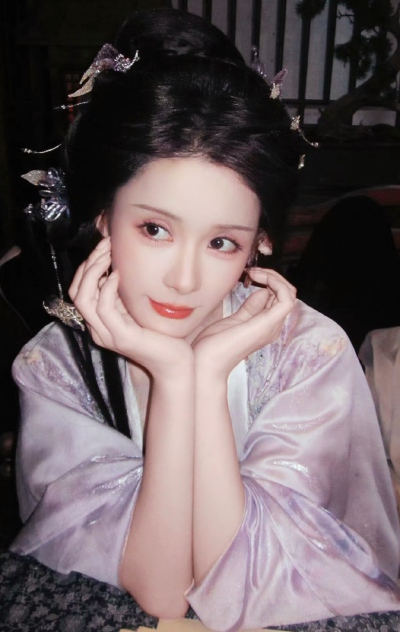 孟娜