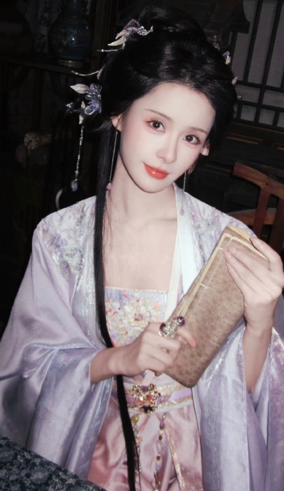 孟娜