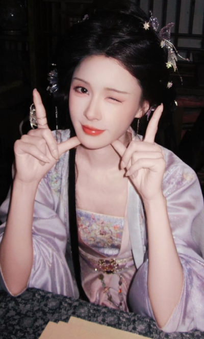 孟娜