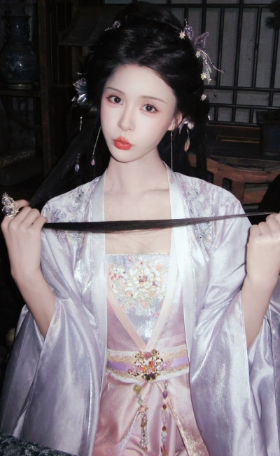 孟娜