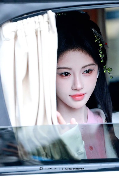鞠婧祎