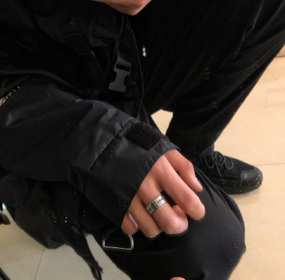 头像丨男头 最后还是回到了原点