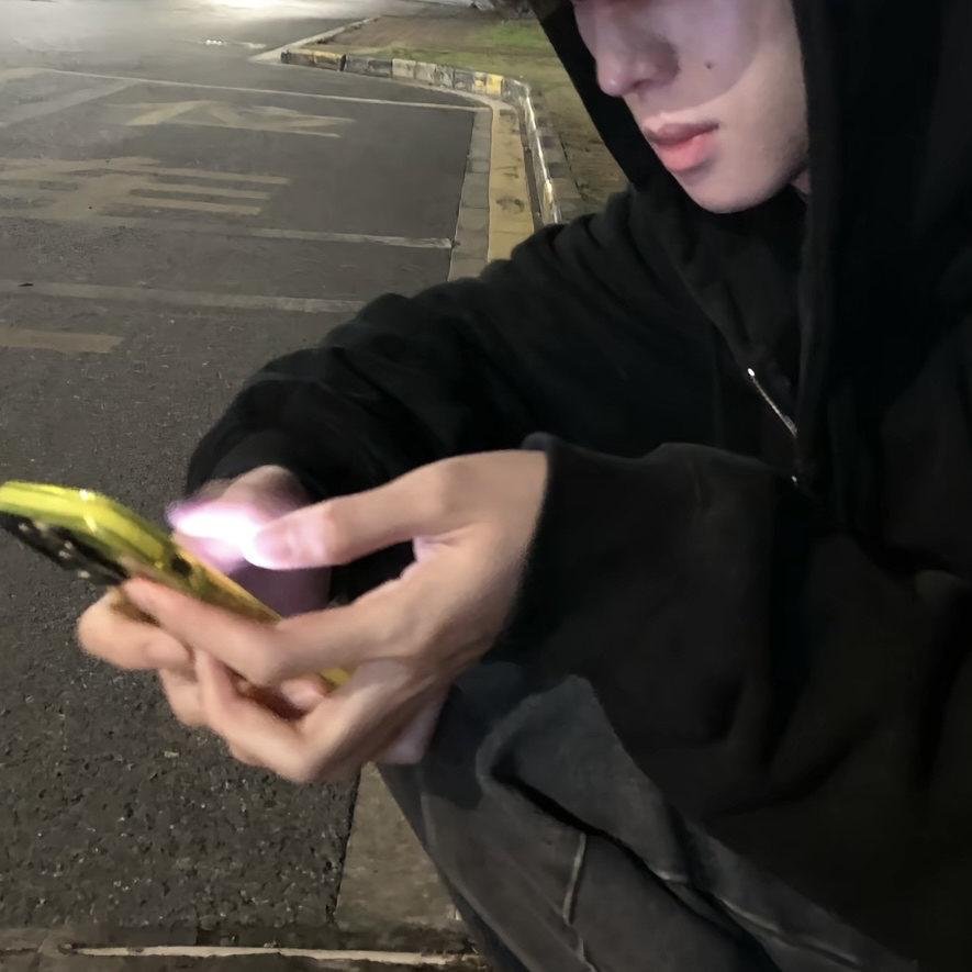 头像丨男头 突然累了
