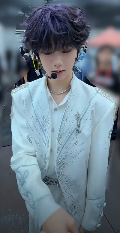 桂恒等恒，第二张是配图只限张桂源陈奕恒