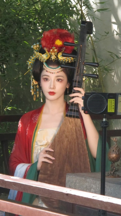 彭小苒