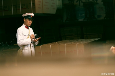 张译/《神探之痕迹》崔寻